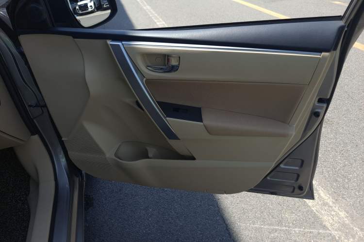 Used Toyota Corolla 2017 1.6L CVT GL
