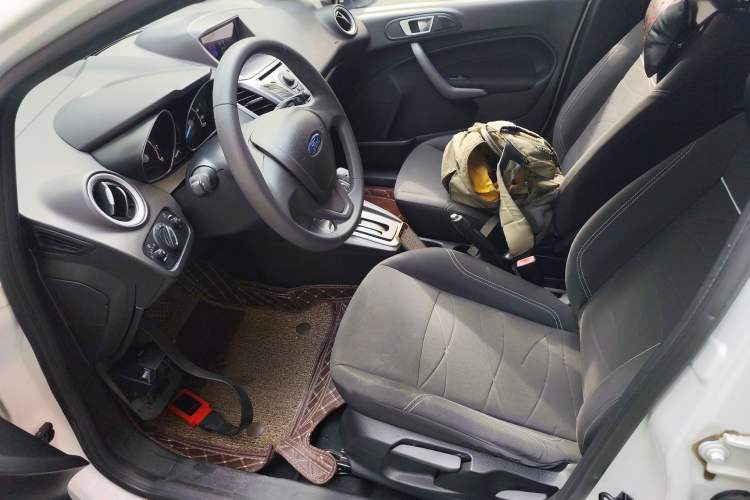 Used Ford Fiesta 2013 Hatchback 1.5L Automatic Fashion Edition
