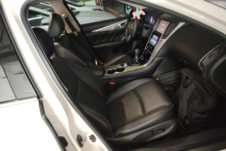 Used Infiniti Q50L 2016 2.0T Enjoyment Edition
