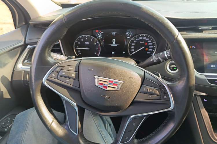 Used Cadillac XT5 2018 25T Luxury Model
