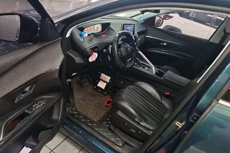 Used Peugeot 5008 2017 380THP 7-Seater Luxury Edition
