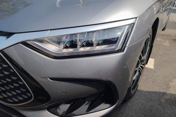 Used BYD Han 2022 DM-i 121KM Prestige Model
