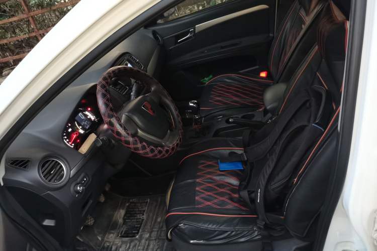 Used Roewe 350 2015 1.5L Manual Luxury Sunroof Edition