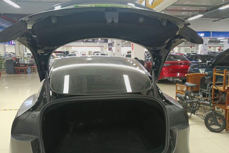 Used Tesla Model 3 2023 Rear-Wheel-Drive Version
