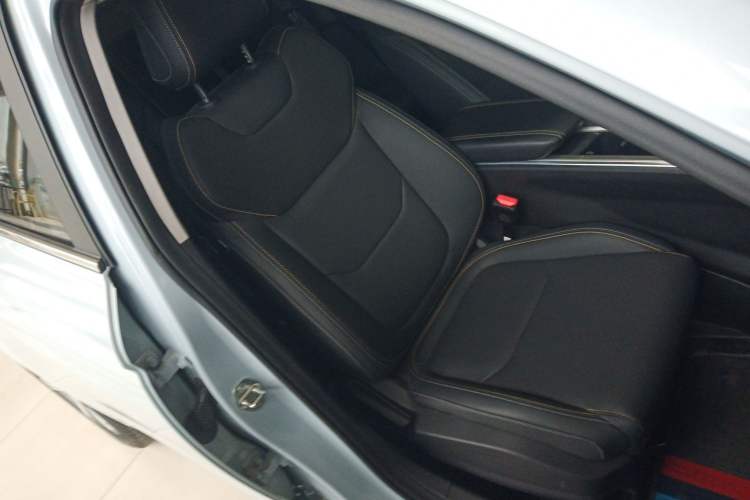 Used Geely Auto Emgrand L HiP 2024 Longteng Edition 1.5TD-DHT Pro 100KM Superior Model
