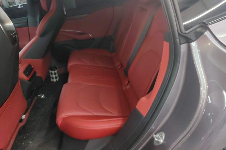 Used  SU7 2024 Rear-Drive Ultra-Long Range Advanced Pro-Level Intelligent Driving Version
