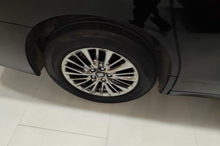 Used Toyota Vellfire 2021 Crown Dual-Engine 2.5L HV Prestige Edition
