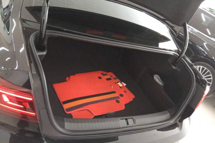 Used Volkswagen Magotan 2025 Revised Version Zhongxiang Edition 330TSI DSG Luxury Trim
