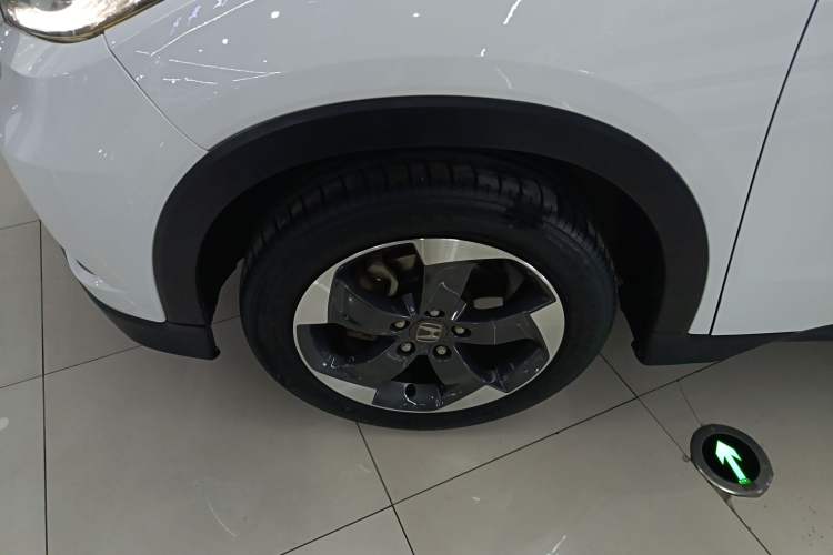 Used Honda Vezel 2015 1.8L CVT 2WD Luxury Model
