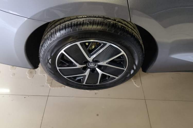 Used BYD Qin L 2025 DM-i Smart Drive 120KM Superior Model
