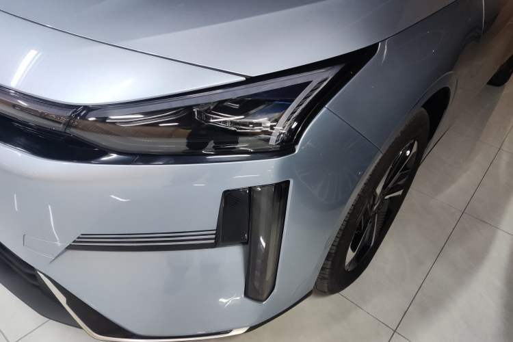 Used  L6 2025 EM-i 140km Starship Edition