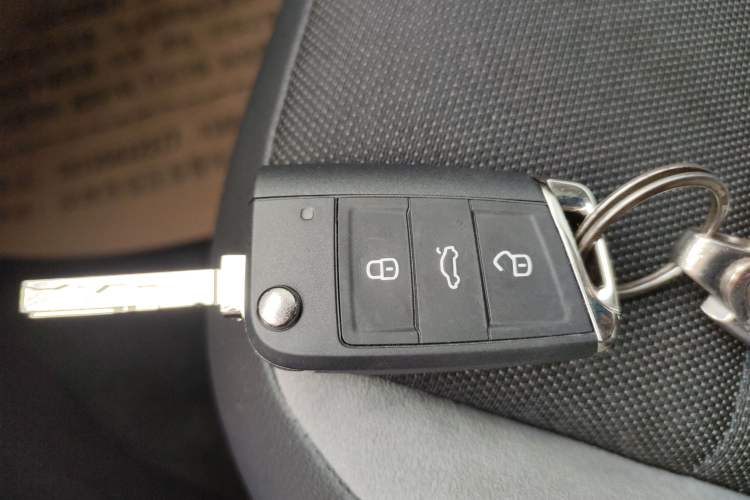 Used Volkswagen T-ROC 2019 230TSI DSG Two-Wheel-Drive Advanced Version China VI Standard