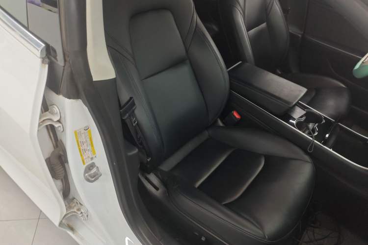 Used Tesla Model 3 2019 Standard Range Rear-Wheel Drive Upgraded Version (52 kWh)
