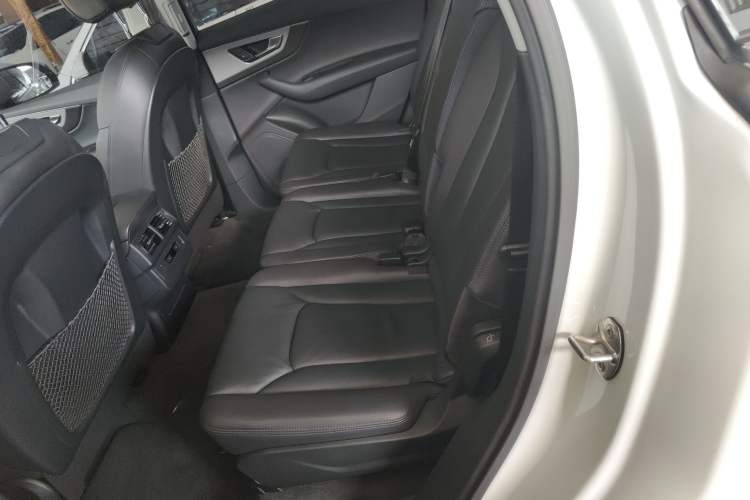 Used Audi Q7 2016 40 TFSI Comfort Model
