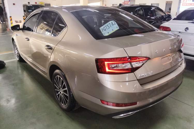 Used Skoda Octavia 2019 1.5L Automatic SmartDrive Comfort Edition China VI Standard