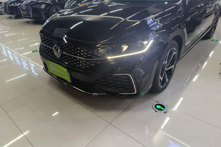 Used Volkswagen Passat 2024 380TSI Starry Dragon Edition
