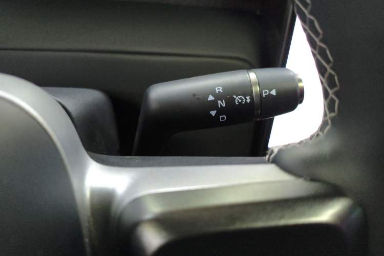 Used  V23 2025 401 Two-Wheel Drive Advanced Edition