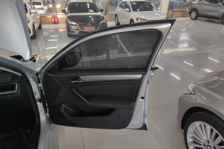 Used Volkswagen Bora 2017 1.6L Automatic Fashion Model
