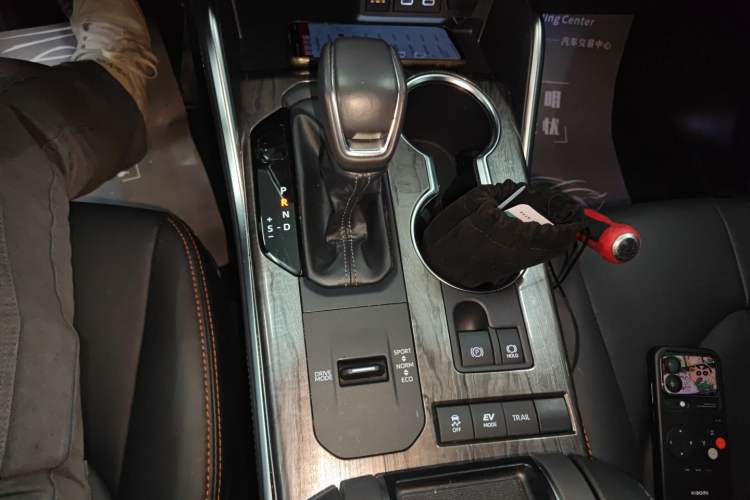 Used Toyota Crown Land Cruiser 2024 2.5L HEV Four-Wheel Drive Premium Edition