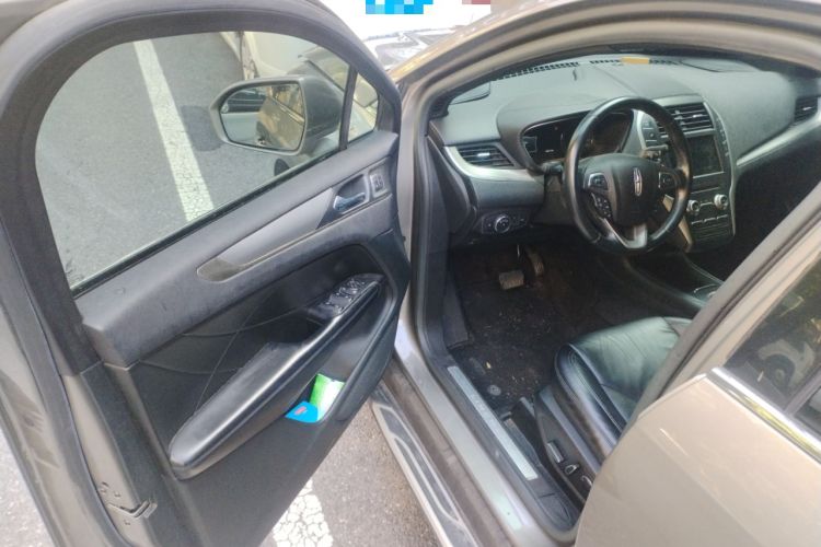 Used Lincoln MKC 2017 2.0T Two-Wheel Drive Deluxe Edition
