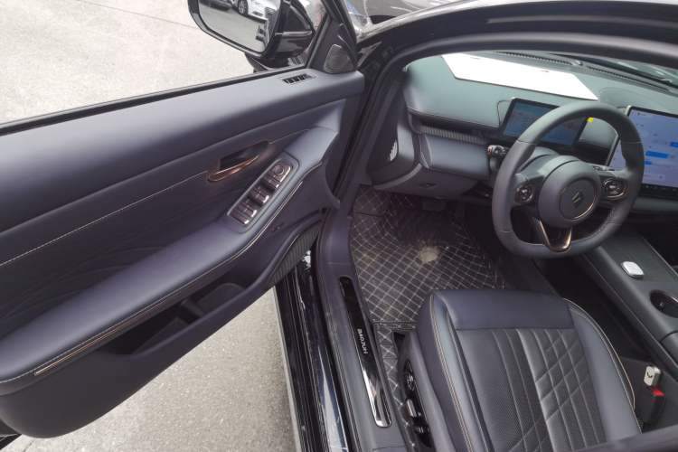 Used Baojun Enjoy 2025 Plug-in Hybrid 140km Luxury Edition
