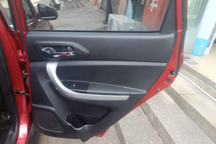 Used Changan CS35 2016 1.6L Automatic Luxury Model China IV Standard
