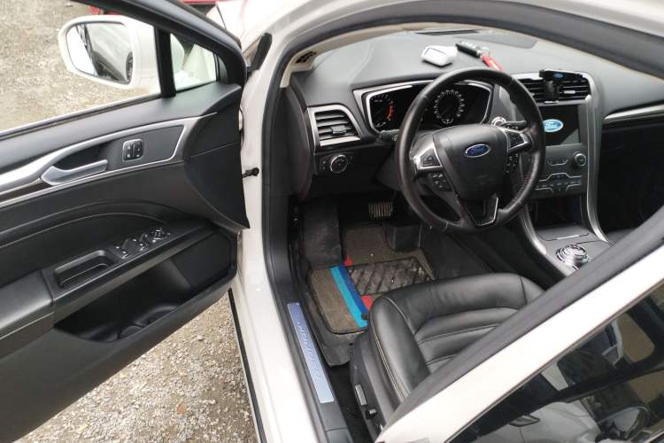 Used Ford Mondeo 2017 EcoBoost 180 Ultimate Model
