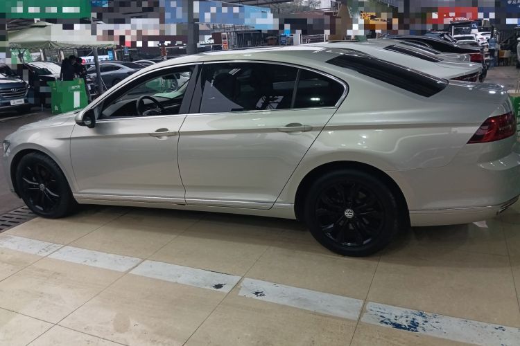 Used Volkswagen Magotan 2017 330TSI DSG Luxury Model
