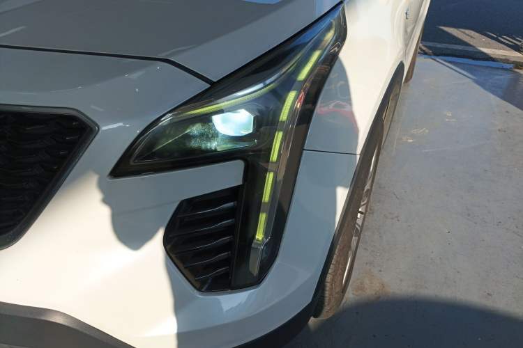 Used Cadillac XT4 2018 28T Two-Wheel Drive Luxury Sport Model
