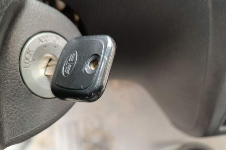 Used FAW Jiabao V75 2015 1.0L Standard Version DAM10AR
