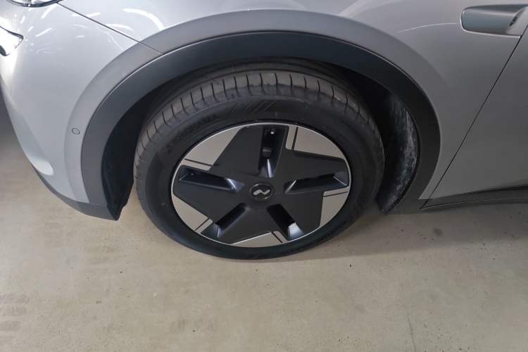 Used ONVO L60 2024 60 kWh All-Wheel Drive