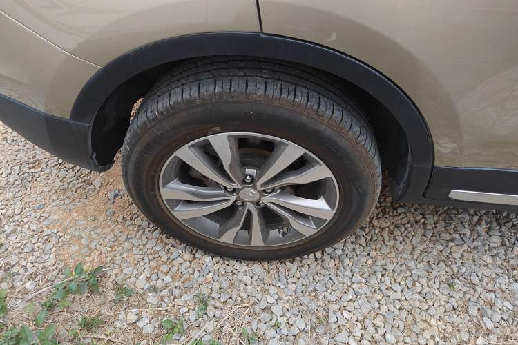 Used Geely Auto Emgrand X7 Sport 2016 2.0L Manual ZhiShang Version