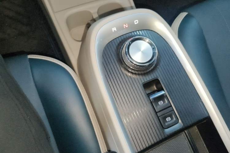 Used ORA Good Cat 2022 Morandi Edition 400km Standard Range Luxury Version Lithium Iron Phosphate
