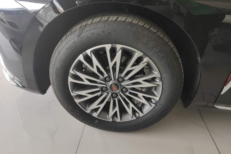 Used Hongqi H5 
