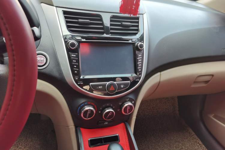 Used Hyundai Verna 2014 1.4L Automatic Leading-Edge GLX
