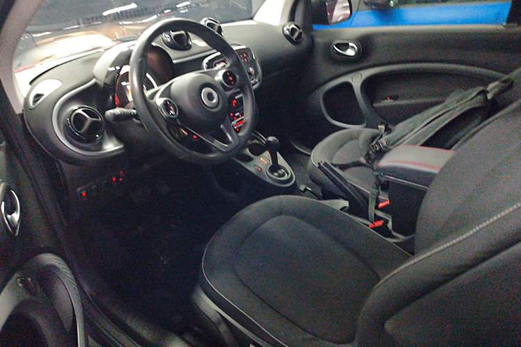Used smart fortwo 2015 1.0L 52 kW Hardtop Passion Edition
