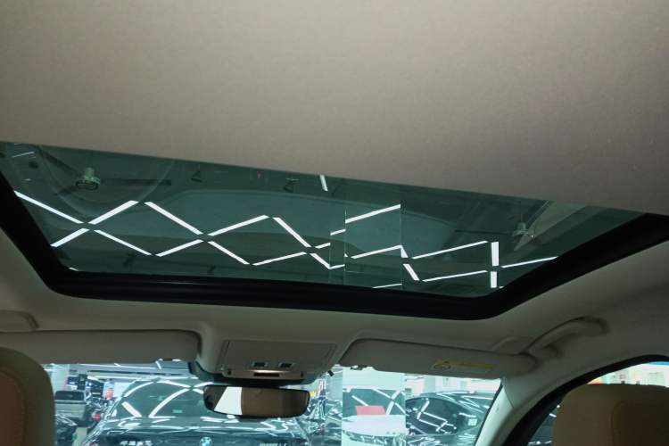 Used Jaguar XFL 2022 XFL 2.0T P250 Two-Wheel-Drive Prestige Luxury Edition
