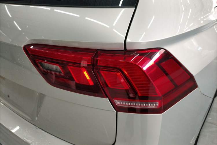 Used Volkswagen Tiguan L 2020 330TSI Automatic Two-Wheel Drive Panoramic Comfort Edition China VI Standard
