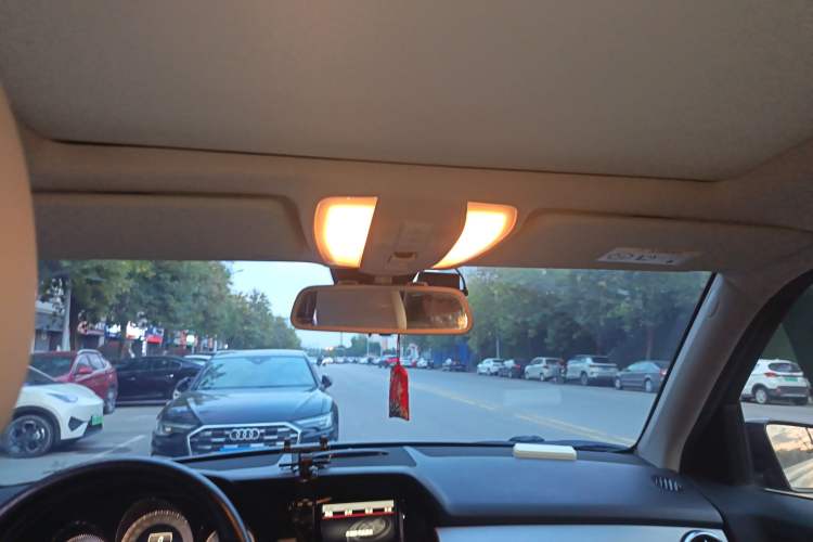 Used Mercedes-Benz GLK-Class 2014 GLK 260 4MATIC Dynamic Model
