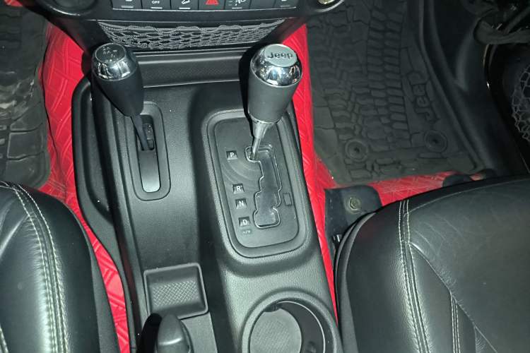 Used  Wrangler 2017 3.0L Sahara Four-Door Comfort Edition
