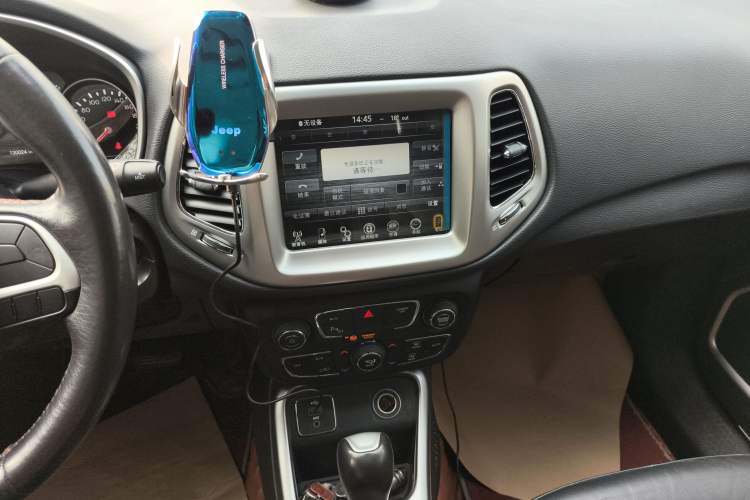 Used  Compass 2017 200T Automatic Family Edition