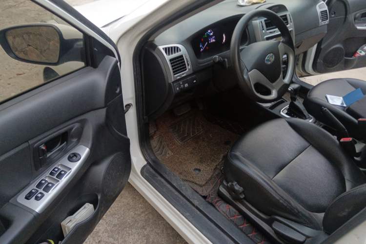 Used  300E 2017 Standard Model