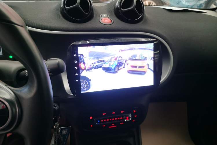 Used  fortwo 2019 0.9T 66kW Hardtop Wind Power Edition China VI
