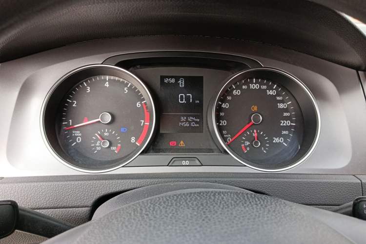 Used Volkswagen Golf 2014 1.6L Manual Fashion Edition