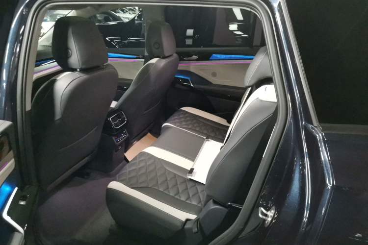 Used Volkswagen ID.6 CROZZ 2022 Long-Range Lite PRO Edition
