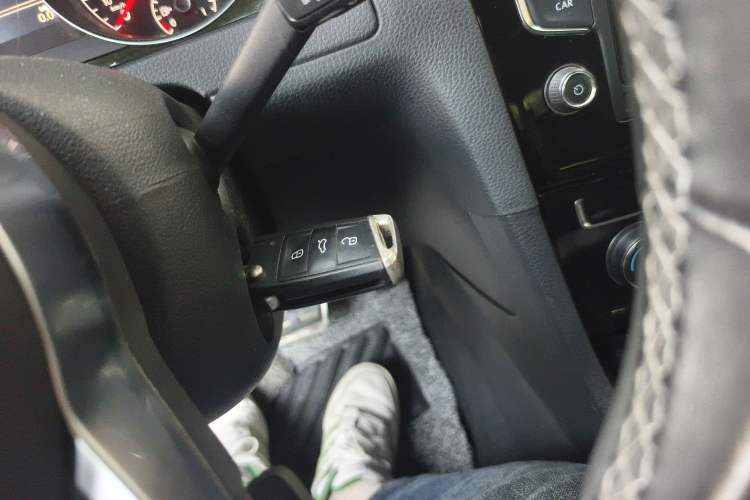 Used Volkswagen Golf 2016 1.4TSI Automatic R-Line
