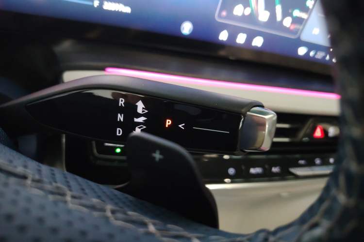 Used Buick Century 2023 2.0T Seven-Seater Yinshi Edition
