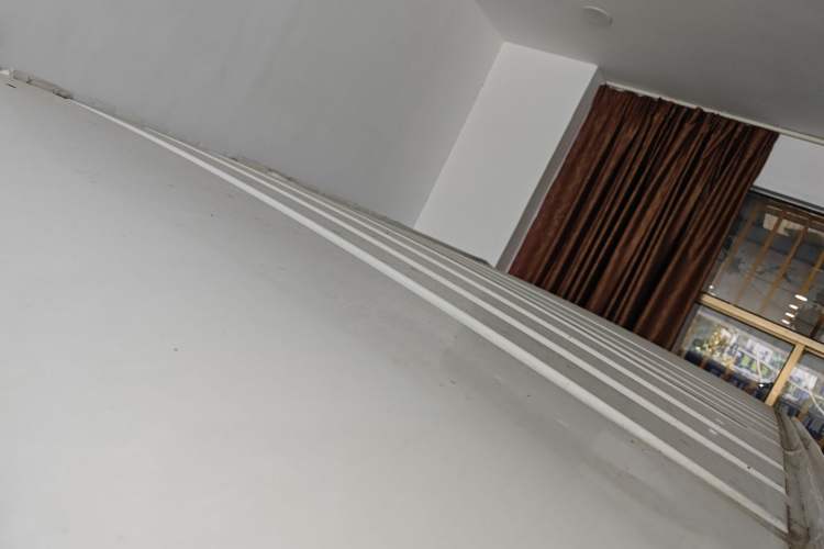 Used SAIC MAXUS Xintu V80 2021 2.0T AMT Classic Aoyuntong Short Wheelbase Mid-Roof 5/6-Seater
