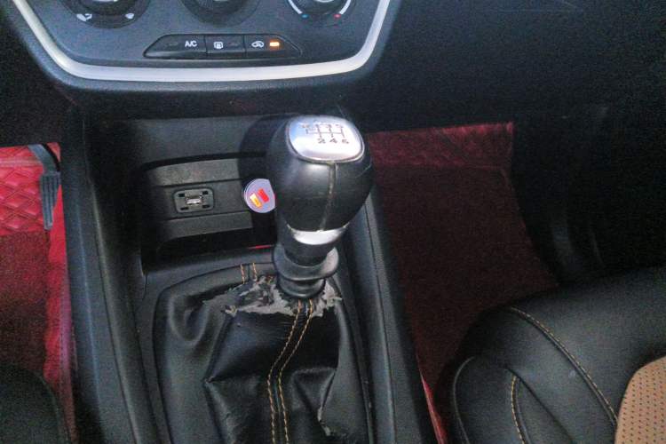 Used Wuling Hongguang S3 2019 1.5L Manual Comfort Model China VI Standard
