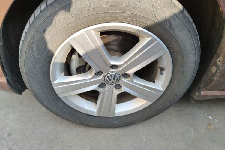 Used Volkswagen Lamando 2015 230TSI DSG Fashion Edition
